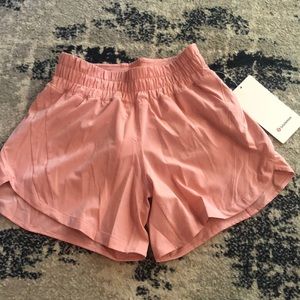 Lululemon Track That MR Shorts 5” Lined. Size 4